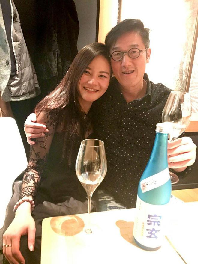 情九年女方五年生了四胎原配毫不知情球友会网址66岁香港富商与网红婚外(图5)