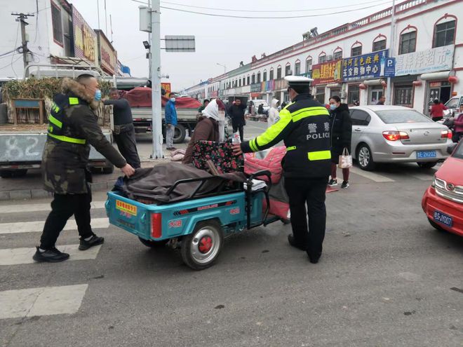 步强化校园周边交通秩序管理qy球友会网站东营交警进一(图5)