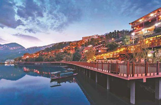 适-什么季节去重庆旅游最合适-经历分享qy千亿国际几月份去重庆旅游最好最合(图2)