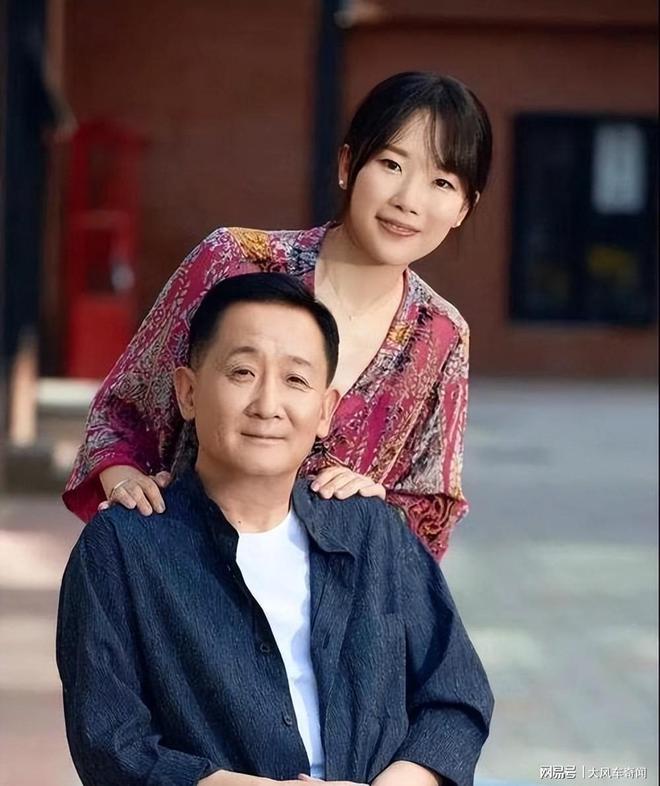 是北大高材生女儿和侄女长得很像梁天现状：66岁微微发福儿子(图22)