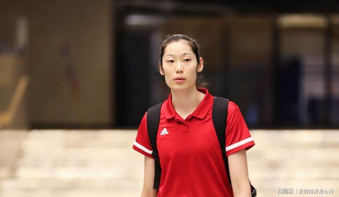 然爆粗口连网友都看不下去了太恶心了！记者采访朱婷时突(图4)